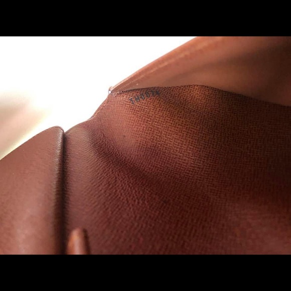 Authentic Louis Vuitton International Wallet monogram - Picture 11 of 11